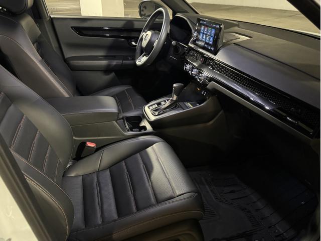 Photo of 2024 White Honda CR-V Hybrid