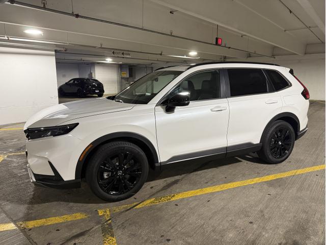 Photo of 2024 White Honda CR-V Hybrid