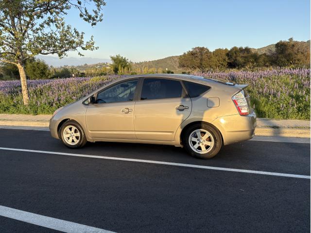 Photo of 2006 Gold Toyota Prius