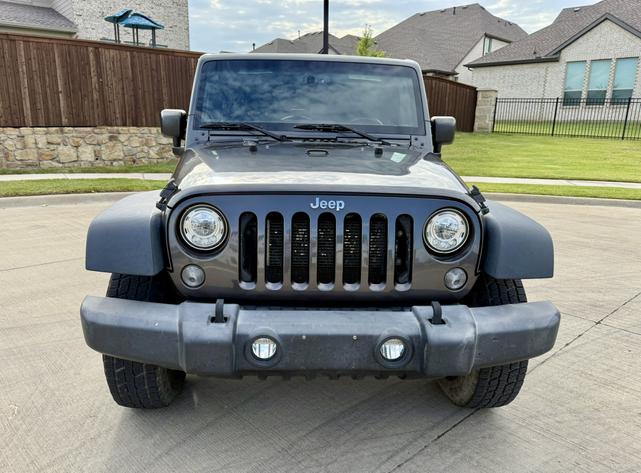 Photo of 2017 Gray Jeep Wrangler Unlimited