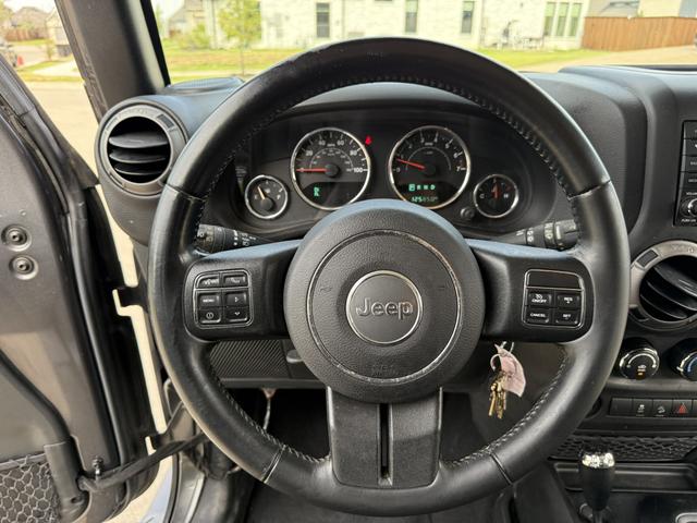 Photo of 2017 Gray Jeep Wrangler Unlimited