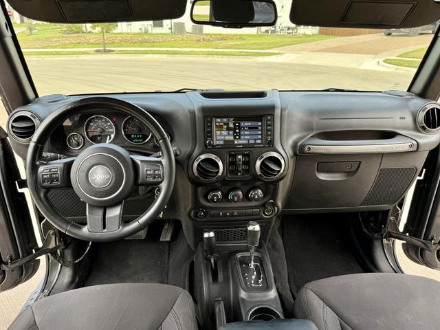 Photo of 2017 Gray Jeep Wrangler Unlimited
