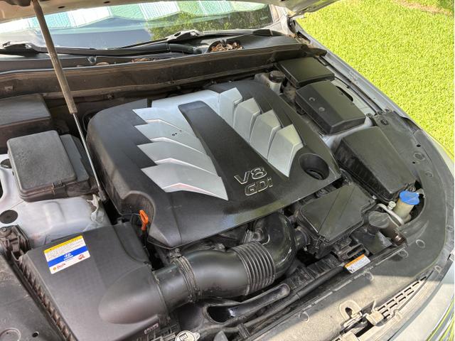 Photo of 2012 Silver Hyundai Genesis