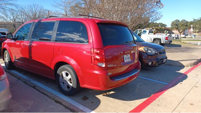Photo of 2013 Red Dodge Grand Caravan