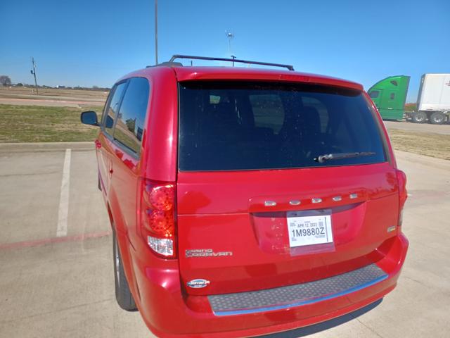 Photo of 2013 Red Dodge Grand Caravan