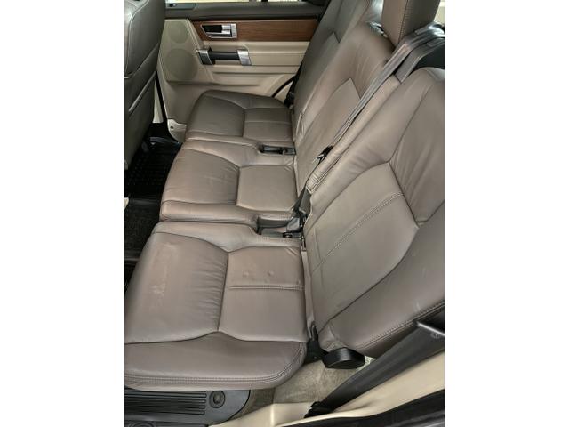 Photo of 2016 White Land Rover LR4
