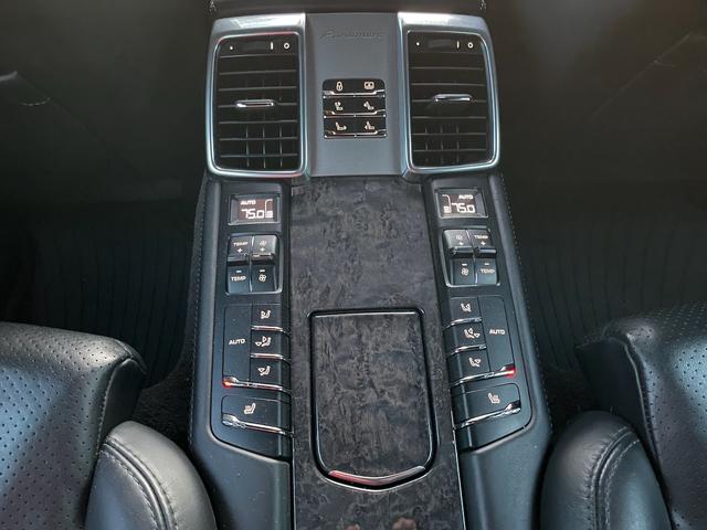Photo of 2012 Black Porsche Panamera