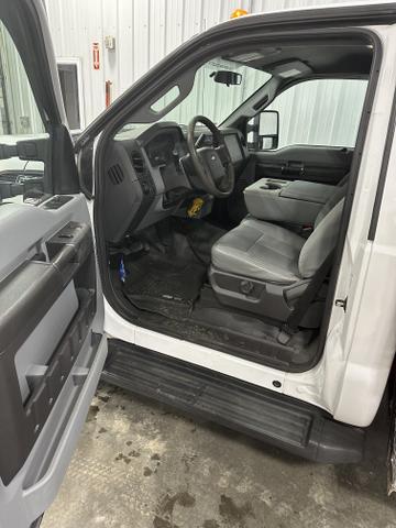 Photo of 2016 White Ford F-350