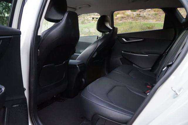 Photo of 2022 White Kia EV6
