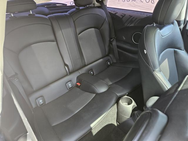 Photo of 2015 Black MINI Hardtop