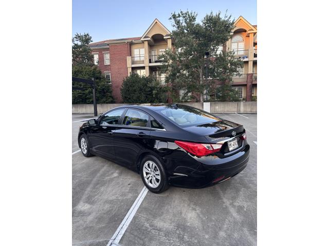 Photo of 2011 Black Hyundai SONATA