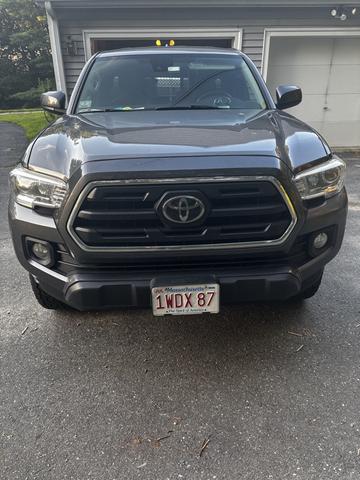 Photo of 2018 Gray Toyota Tacoma