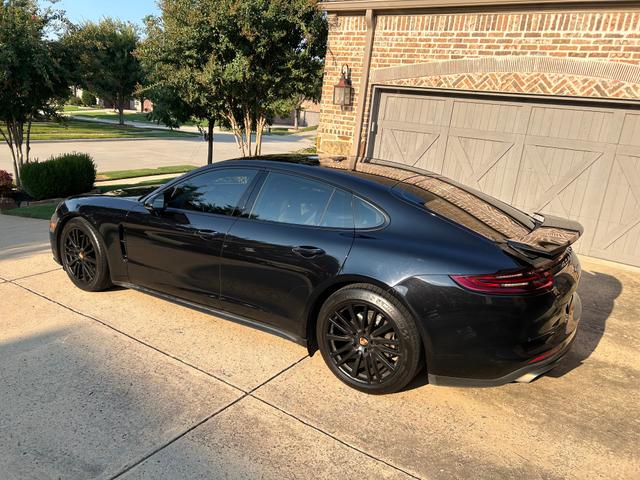 Photo of 2018 Black Porsche Panamera