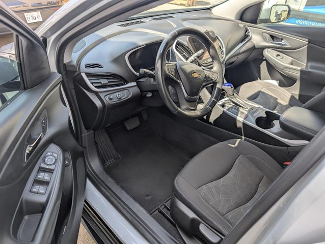 Photo of 2017 Silver Chevrolet Volt