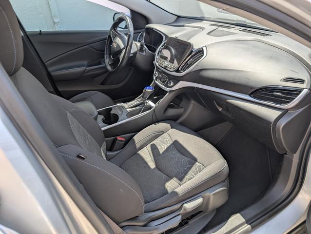Photo of 2017 Silver Chevrolet Volt