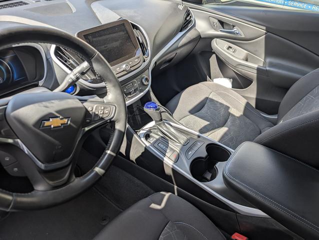 Photo of 2017 Silver Chevrolet Volt