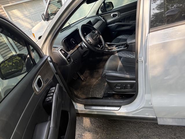 Photo of 2022 Gray Kia Sorento