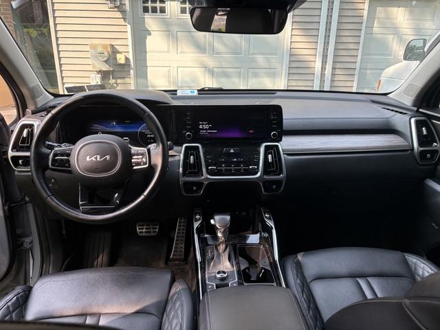 Photo of 2022 Gray Kia Sorento