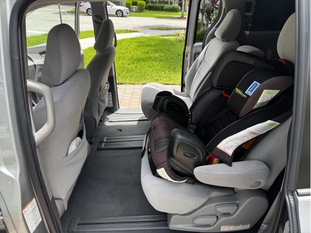 Photo of 2020 Silver Toyota Sienna