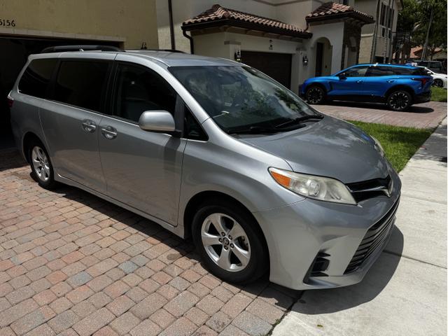 Photo of 2020 Silver Toyota Sienna