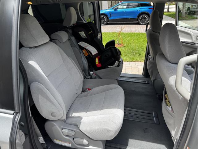 Photo of 2020 Silver Toyota Sienna