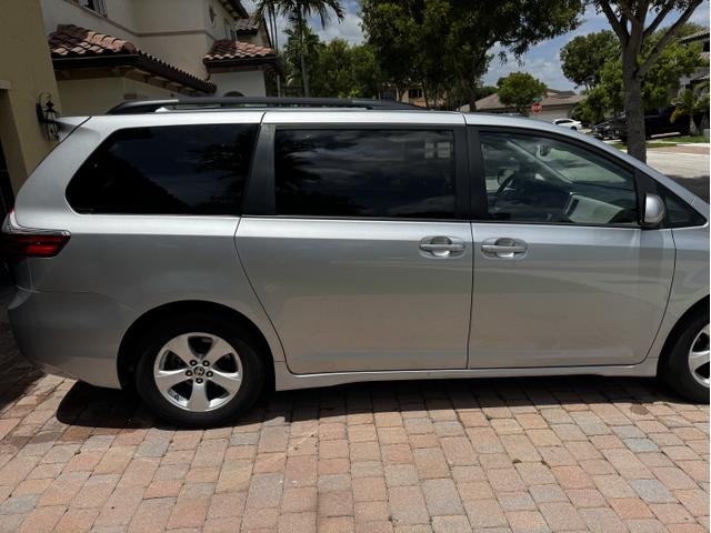 Photo of 2020 Silver Toyota Sienna