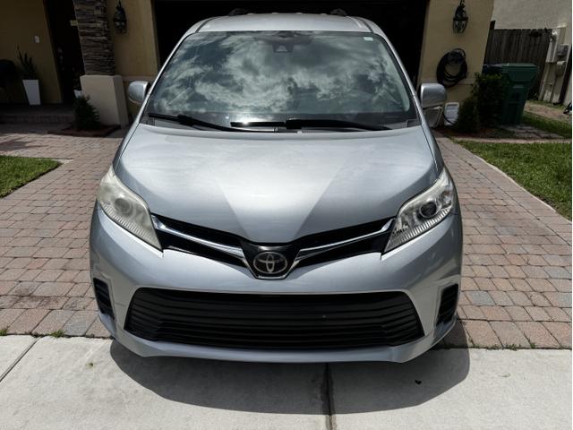 Photo of 2020 Silver Toyota Sienna