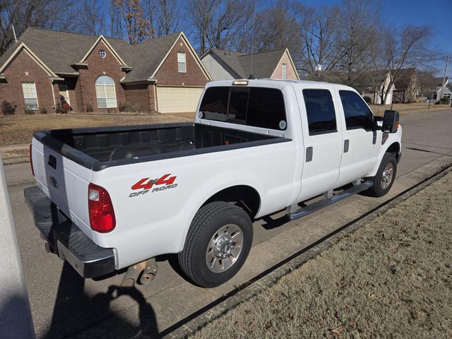 Photo of 2008 White Ford F-250
