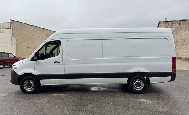 Photo of 2019 White Mercedes-Benz Sprinter 2500