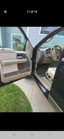 Photo of 2004 Black Ford F-150