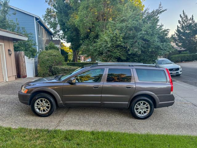 Photo of 2007 Beige Volvo XC70