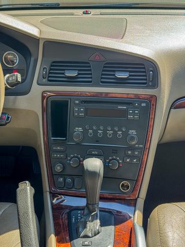 Photo of 2007 Beige Volvo XC70