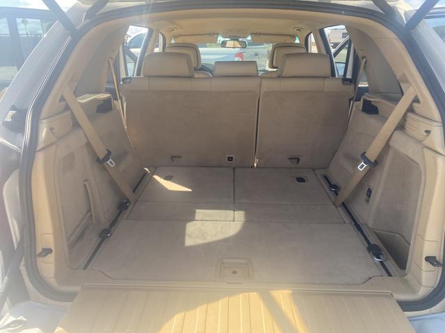 Photo of 2009 White BMW X5
