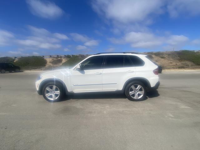 Photo of 2009 White BMW X5