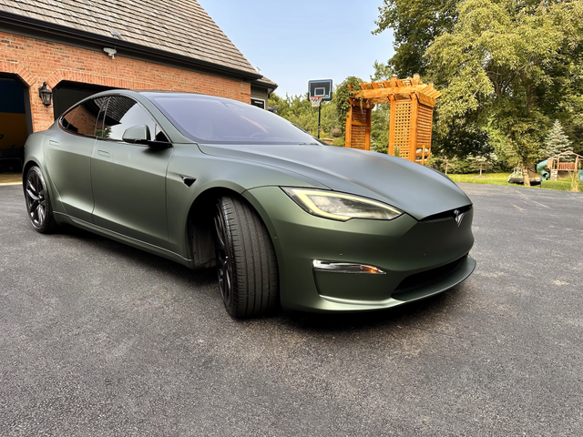 Photo of 2021 Black Tesla Model S
