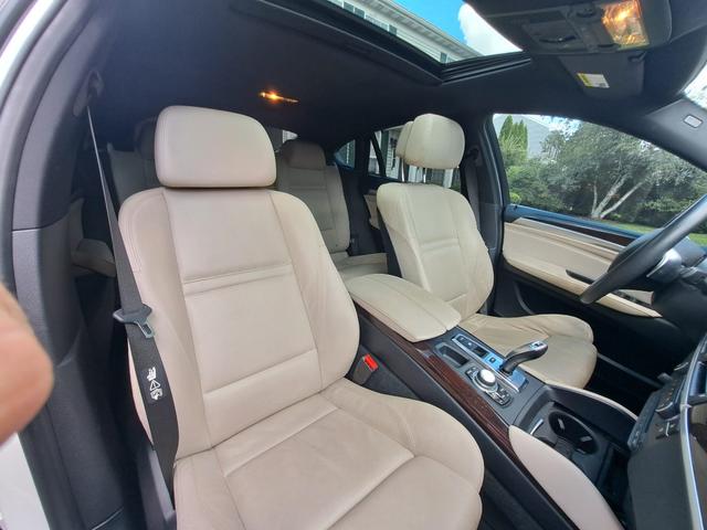Photo of 2011 White BMW X6