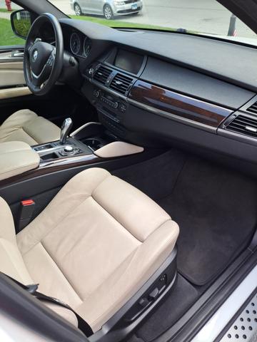 Photo of 2011 White BMW X6