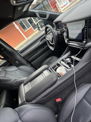 Photo of 2025 White Jeep Wagoneer L