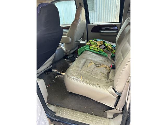 Photo of 2001 Blue Ford F-350