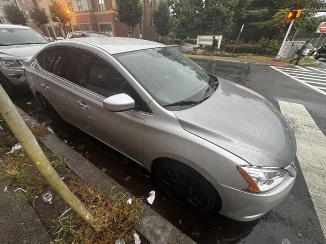 Photo of 2014 Silver Nissan Sentra