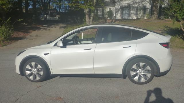 Photo of 2020 White Tesla Model Y
