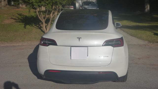 Photo of 2020 White Tesla Model Y