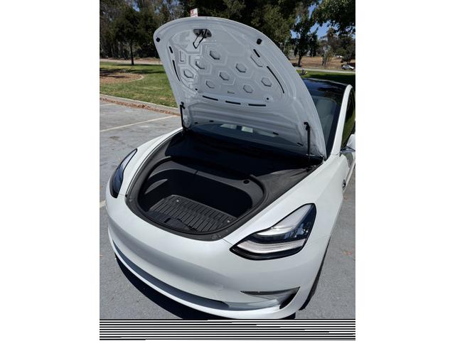 Photo of 2020 White Tesla Model 3