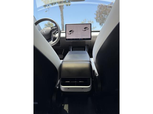 Photo of 2020 White Tesla Model 3