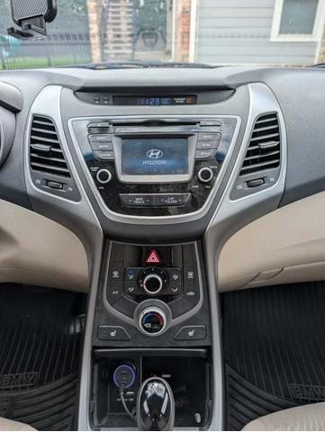 Photo of 2014 Red Hyundai ELANTRA