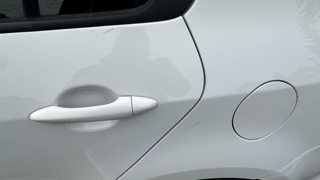 Photo of 2017 White Kia Forte