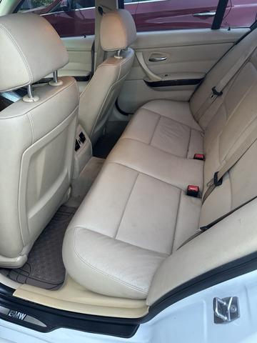 Photo of 2011 White BMW 335