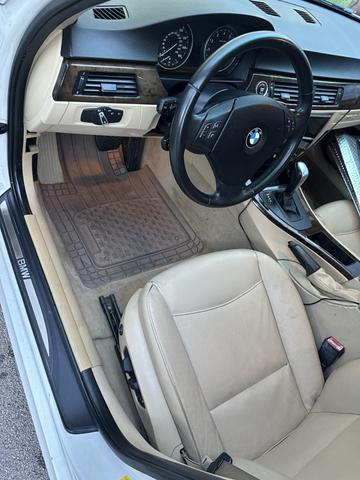 Photo of 2011 White BMW 335