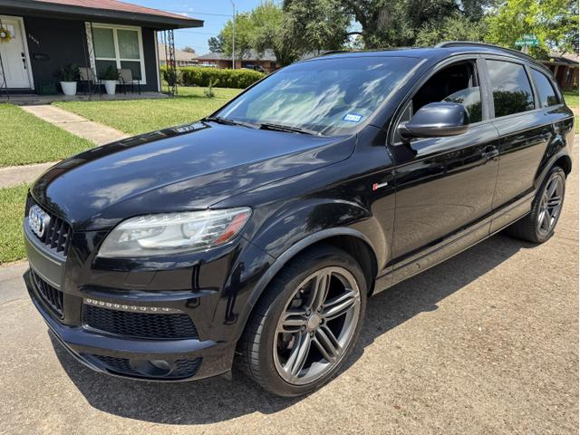 Photo of 2015 Black Audi Q7