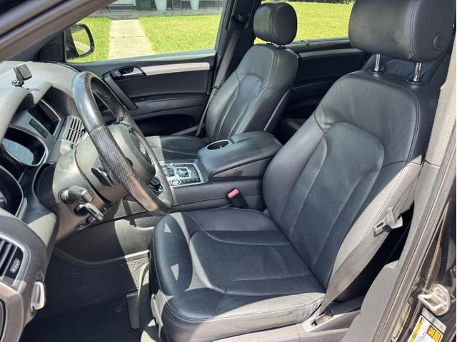 Photo of 2015 Black Audi Q7